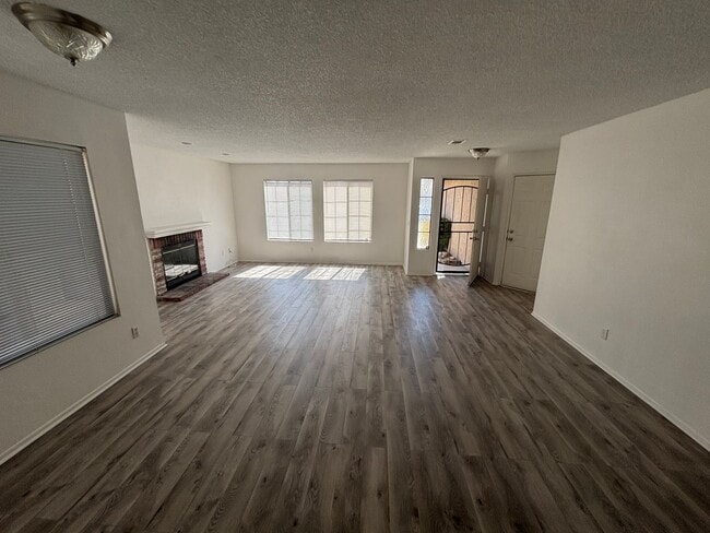 13598 Sandstone Dr in Victorville, CA - Building Photo - Building Photo