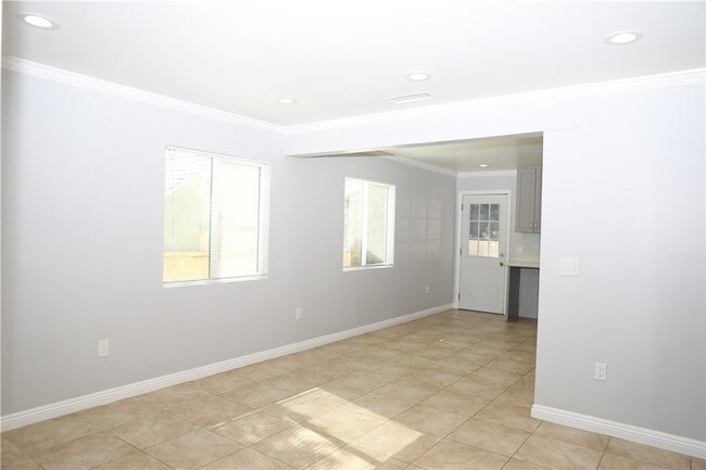 18702 Cohasset St in Los Angeles, CA - Building Photo - Building Photo