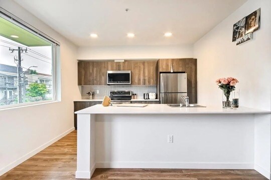 121 12th Ave E, Unit 307 in Seattle, WA - Foto de edificio