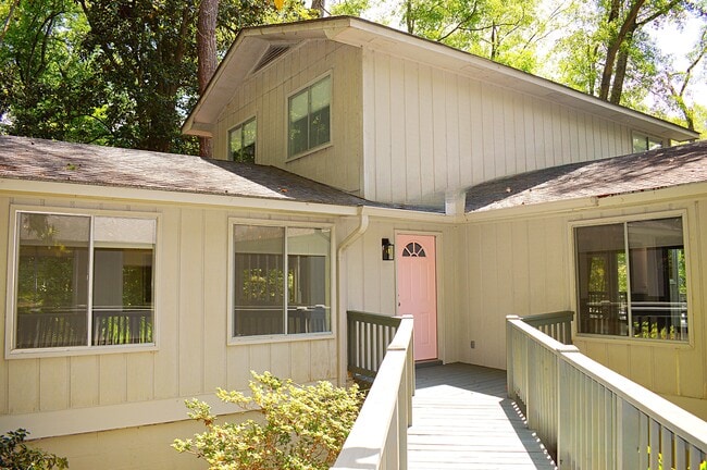 112 Choctaw Dr in Eufaula, AL - Building Photo - Building Photo