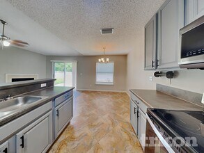 6669 Southern Oaks Dr in Jacksonville, FL - Foto de edificio - Building Photo