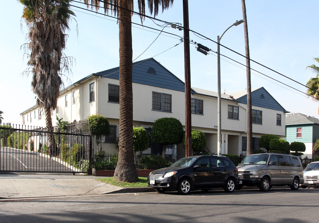 1035 Menlo Ave in Los Angeles, CA - Foto de edificio