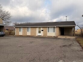 4 Florentine Ct in Pekin, IL - Building Photo