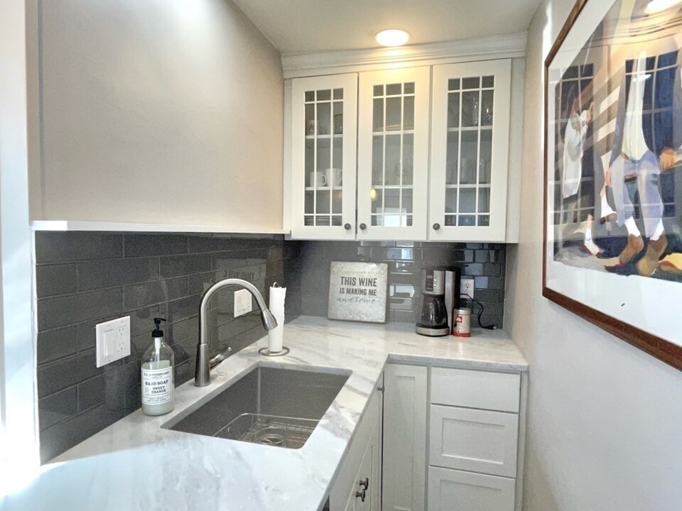 25 Mechanic St in Marblehead, MA - Building Photo