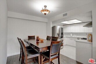 108 W Maple St-Unit -27 in Glendale, CA - Building Photo - Building Photo