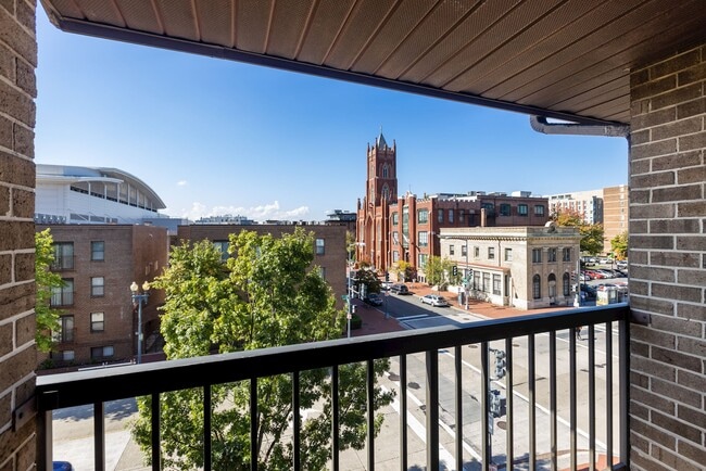 Washington Apartments in Washington, DC - Building Photo - Building Photo