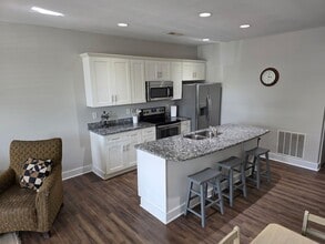 1117 Greenwood Alley in Bowling Green, KY - Foto de edificio - Interior Photo