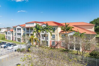 Hollywood Hills Apartments in Hollywood, FL - Building Photo - Building Photo