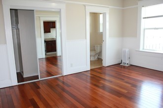1008 Larkin in San Francisco, CA - Foto de edificio - Building Photo