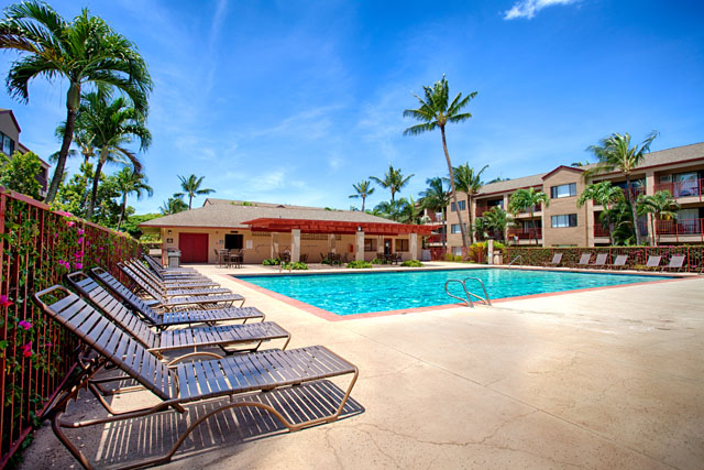 Sunset Terrace in Lahaina, HI - Building Photo