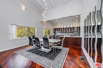 9314 Sierra Mar Dr in Los Angeles, CA - Building Photo - Building Photo