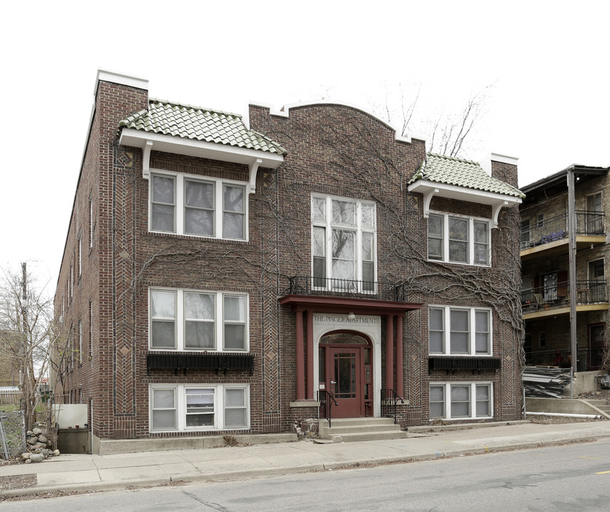 The Pinger Apartments in Minneapolis, MN - Foto de edificio