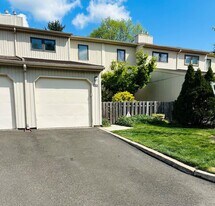 2104 Seneca Run in Ambler, PA - Building Photo