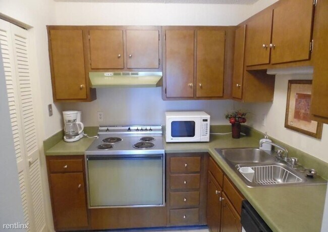 1100 Clarendon St in Fayetteville, NC - Building Photo - Building Photo