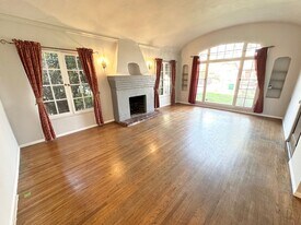 2041 Eucalyptus Ave in Long Beach, CA - Building Photo