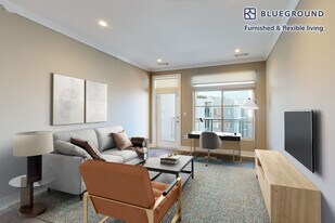 240 E Shore Rd, Unit SI FL5-ID1852A in Great Neck, NY - Building Photo