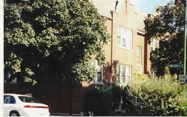 5654-5656 W Melrose St in Chicago, IL - Foto de edificio