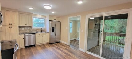 134 Coe Rd in Wolcott, CT - Building Photo - Building Photo