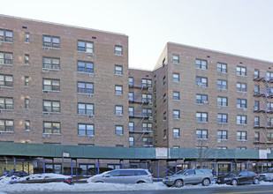 14330 Roosevelt Ave in Flushing, NY - Building Photo - Building Photo