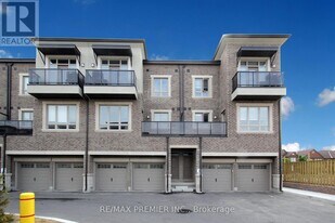125 Kayla Crescent in Vaughan, ON - Building Photo