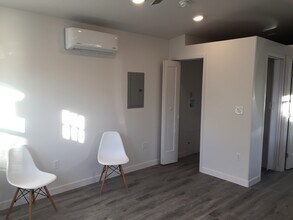 1052 8th Ave in Redwood City, CA - Foto de edificio - Building Photo