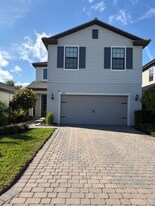 4760 Crested Eagle Ln in Ft. Myers, FL - Building Photo