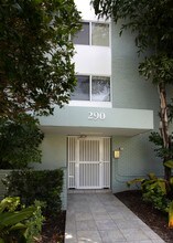 Navarre Park Condo in Coral Gables, FL - Building Photo - Building Photo