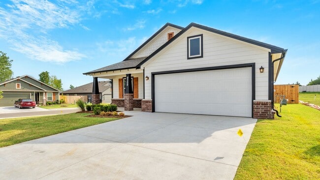 9309 N 115th E Ave in Owasso, OK - Foto de edificio - Building Photo