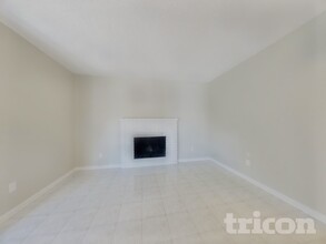 405 Pirinen Ln in Modesto, CA - Building Photo - Building Photo