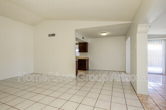 4650 N 75th Ln in Phoenix, AZ - Building Photo - Building Photo