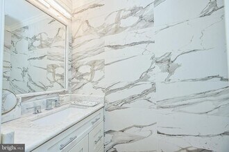 44171 Paget Terrace in Ashburn, VA - Foto de edificio - Building Photo