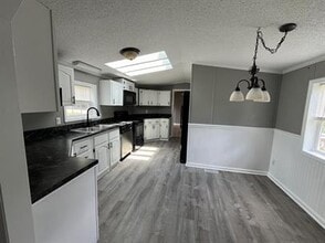 62 Bennett Rd in Candler, NC - Building Photo - Building Photo