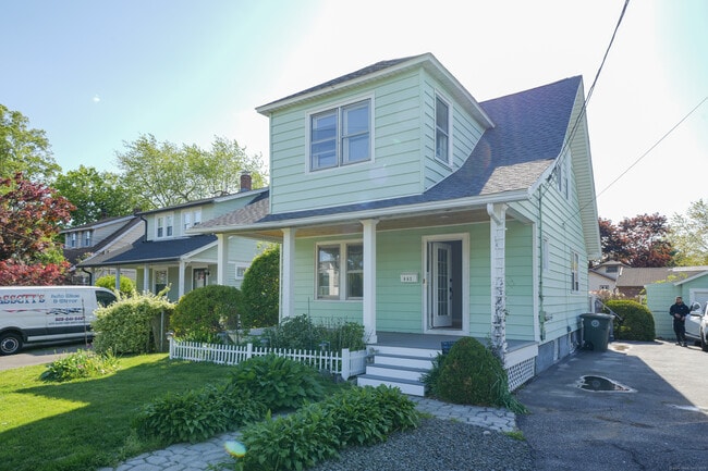property at 662 Milford Point Rd