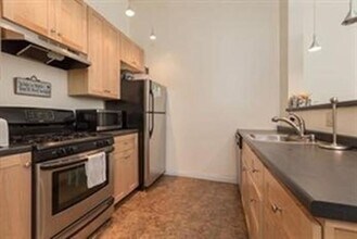 296 Meridian St, Unit 1 in Boston, MA - Building Photo - Building Photo