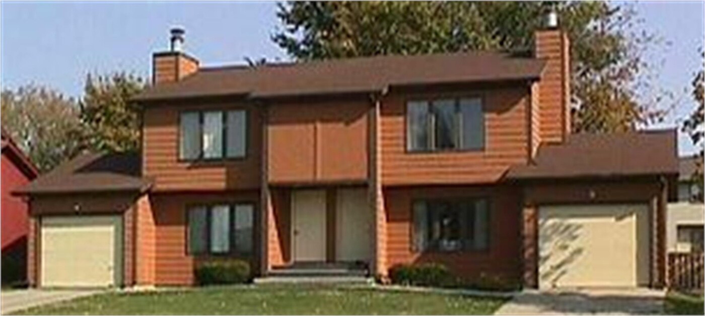 1453 Eastview Dr in Coralville, IA - Foto de edificio