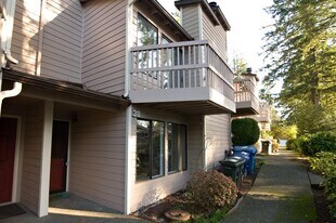 1555 Union Ave NE in Renton, WA - Building Photo