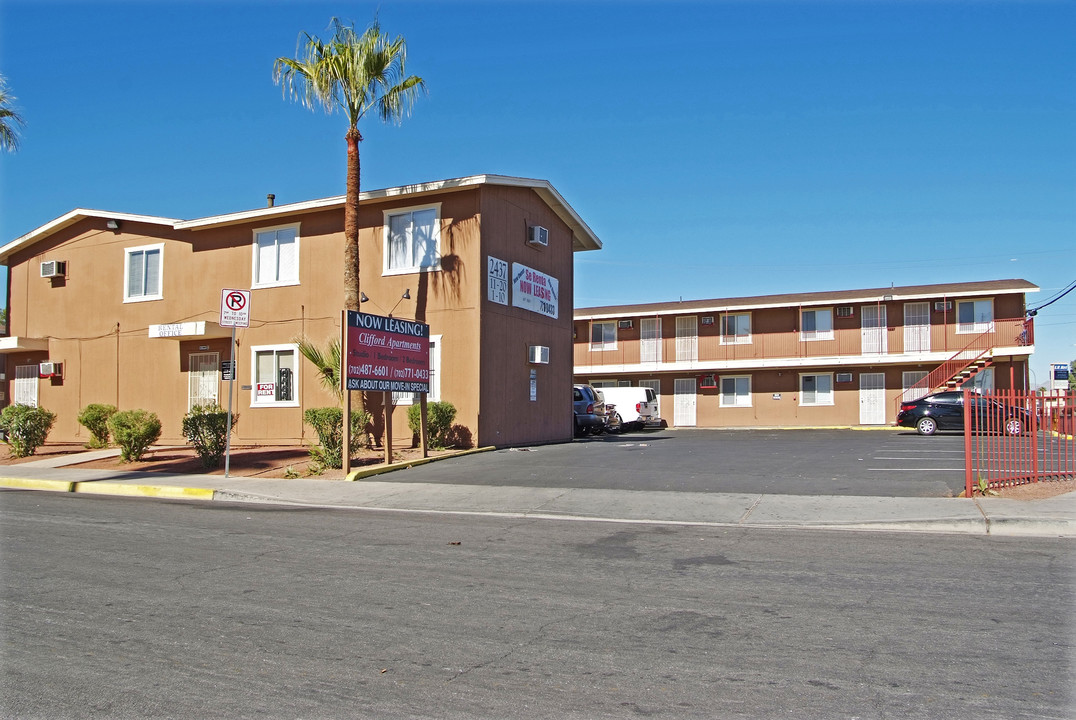 Clifford Apartments in Las Vegas, NV - Building Photo