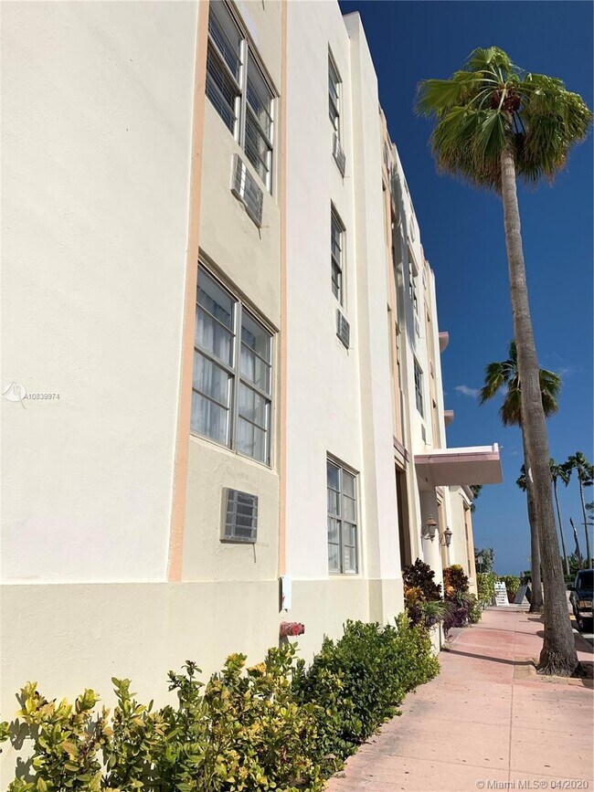 7300 Ocean Terrace-Unit -208 in Miami Beach, FL - Building Photo - Building Photo