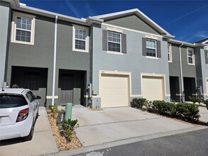 1261 Yellow Finch Dr in Davenport, FL - Building Photo - Building Photo