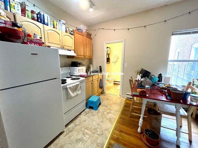 880 Huntington Ave, Unit 2 in Boston, MA - Foto de edificio - Building Photo