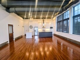 1815 Main St in Bethlehem, PA - Building Photo