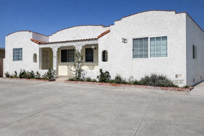 property at 2515 Illinois Ave