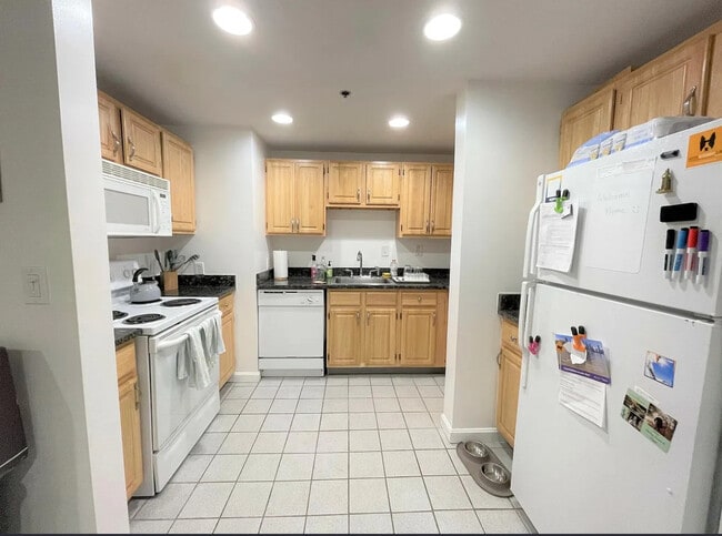 112-114 Jersey St. Unit C in Boston, MA - Building Photo - Building Photo