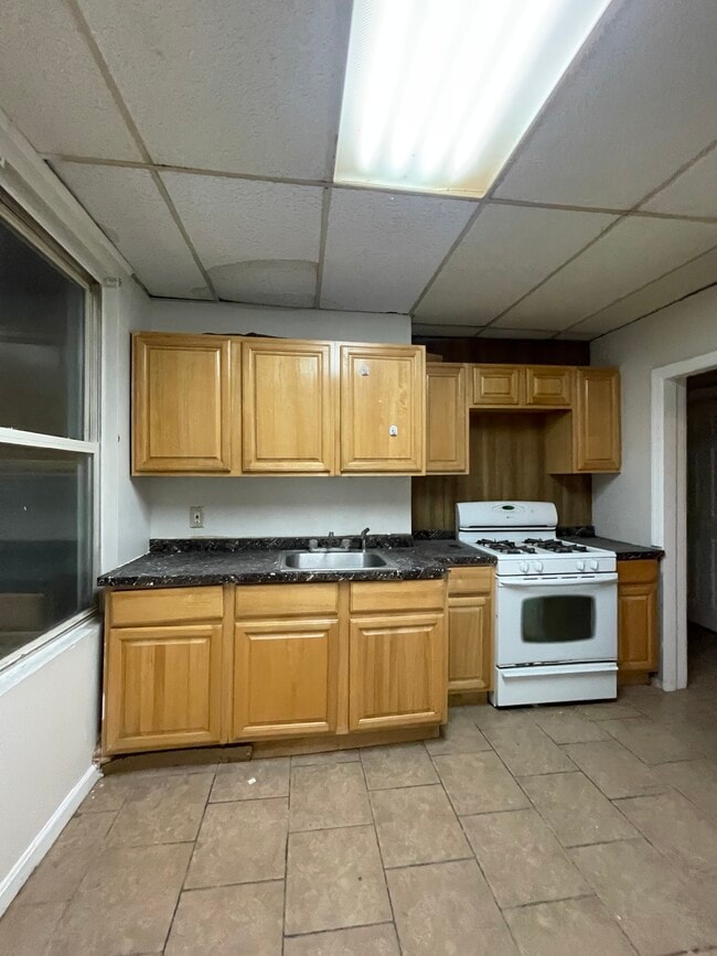 133 Isabella Ave, Unit 3