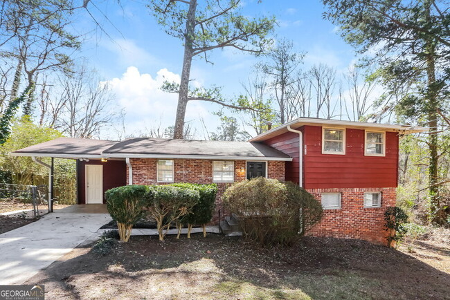 property at 3499 Brookfield Ln