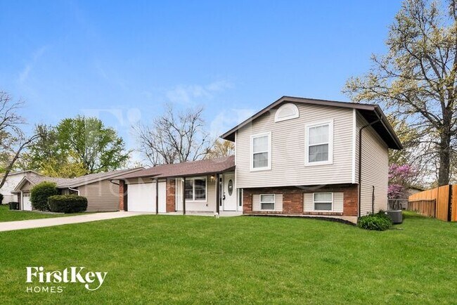 94 Spanish Trail in St. Peters, MO - Building Photo - Building Photo