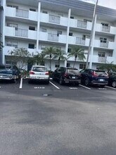 6100 NW 44th St in Lauderhill, FL - Building Photo - Building Photo