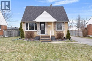 846 Laporte Ave in Windsor, ON - Building Photo