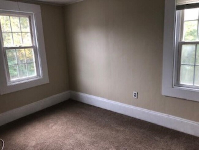 275 High St-Unit -#1 in Somersworth, NH - Building Photo - Building Photo