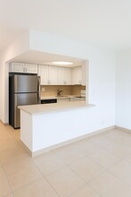 361 SE 19th Ave in Pompano Beach, FL - Foto de edificio - Building Photo